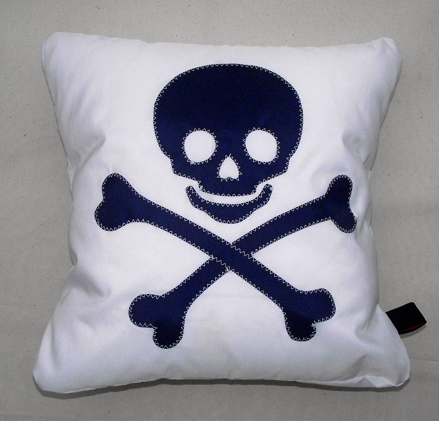 Image d'article : Coussin tête de mort								cushion-pirate1.jpg